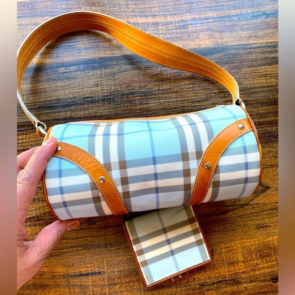 Vintage Burberry NovaCheck Small Barrel Bag with/Wallet - Picture 2 of 16